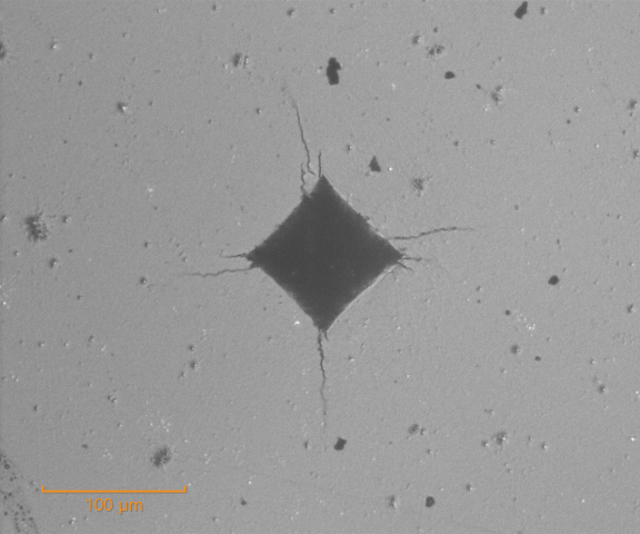 一個較差的裂紋剖面的例子如圖，如果裂紋太多或裂紋長度不均勻，則不能使用硬度法來估算