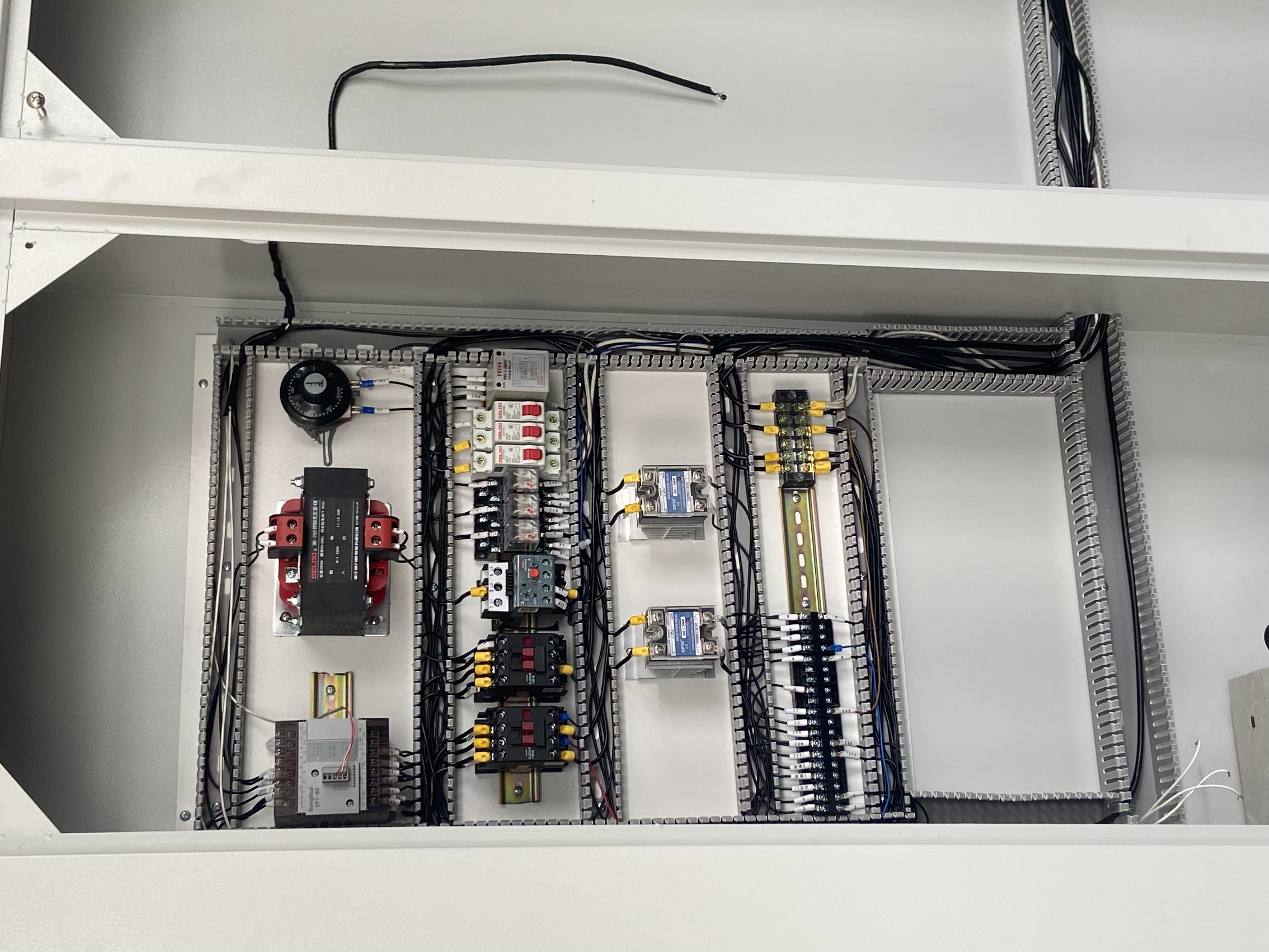  試驗(yàn)箱繼電器部分示意圖  

