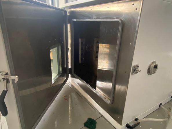 高低溫試驗箱內(nèi)部進(jìn)入灰塵該如何處理呢？