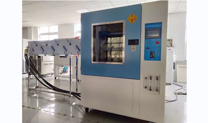 操作淋雨試驗箱的過程中我們應(yīng)該注意些什么？